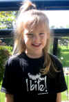 i_bite_bats_girls.JPG (53544 bytes)